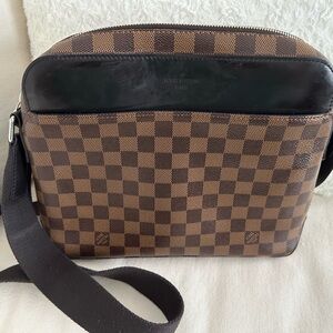Louis Vuitton Damier Ebene District MM Messenger Bag